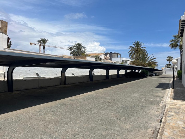 Ático con 3 terrazas en la playa de Cala Capitán en Cabo Roig