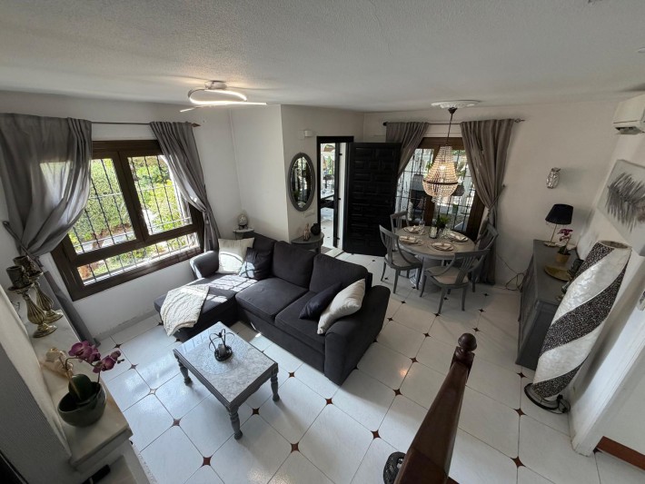 Beautifully renovated corner terraced house on the beachside of Cabo Roig