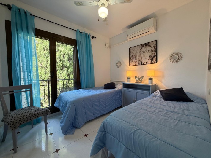 Beautifully renovated corner terraced house on the beachside of Cabo Roig