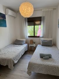 Spacious terraced house in fantastic location only 100m from the beach in Cabo Roig
