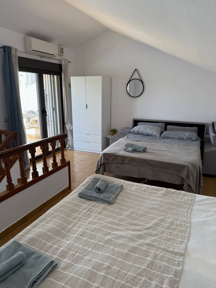 Spacious terraced house in fantastic location only 100m from the beach in Cabo Roig Spacious terraced house in fantastic location only 100m from the beach in Cabo Roig