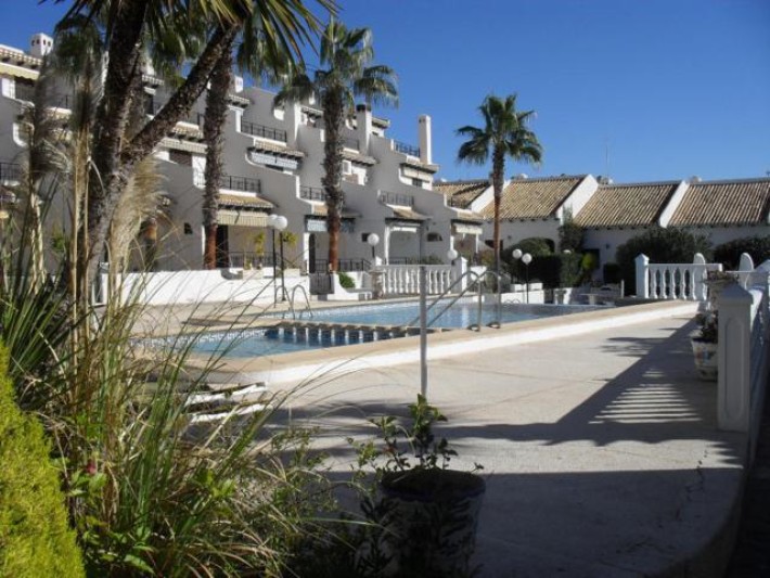Spacious terraced house in fantastic location only 100m from the beach in Cabo Roig Spacious terraced house in fantastic location only 100m from the beach in Cabo Roig