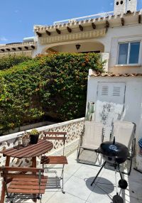 Spacious terraced house in fantastic location only 100m from the beach in Cabo Roig