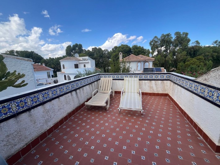 Semi-detached property with separate apartment on the beachside of La Zenia