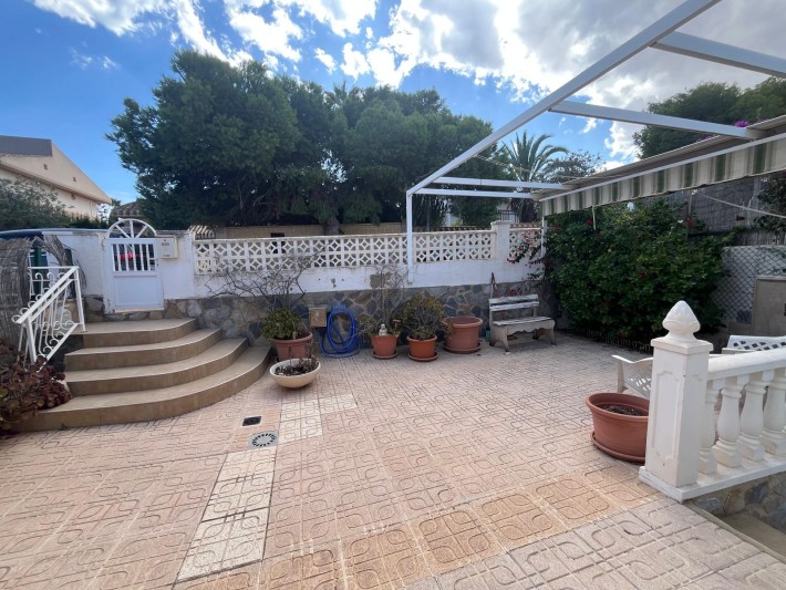 Semi-detached property with separate apartment on the beachside of La Zenia