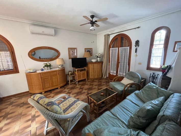Semi-detached property with separate apartment on the beachside of La Zenia