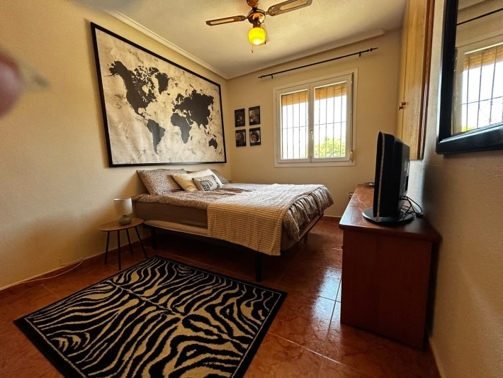 Spacious corner house in gated complex close to amenities in Playa Flamenca Spacious corner house in gated complex close to amenities in Playa Flamenca