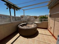 Spacious corner house in gated complex close to amenities in Playa Flamenca